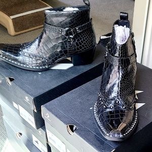 Men's Black Crocodile Pattern Boots